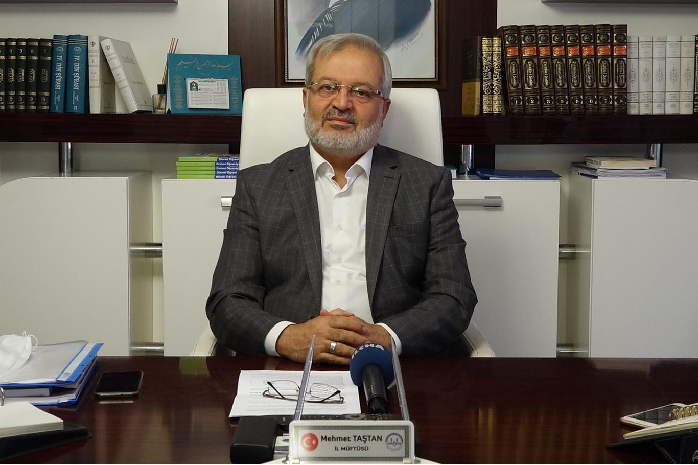 Şanlıurfa Müftüsü Taştan: “Diyanet TV’den yayınlanacak programlardan istifade edelim”